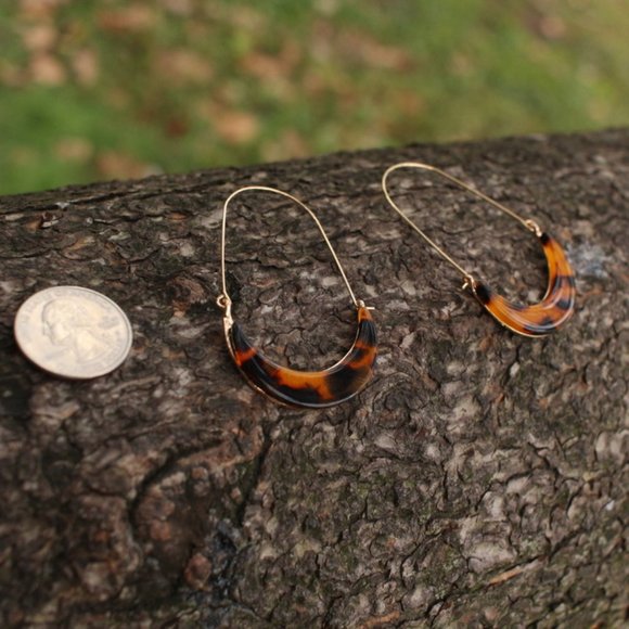 Anthro Leopard Acetate Gold Crescent Hoop Earrings - Picture 4 of 10